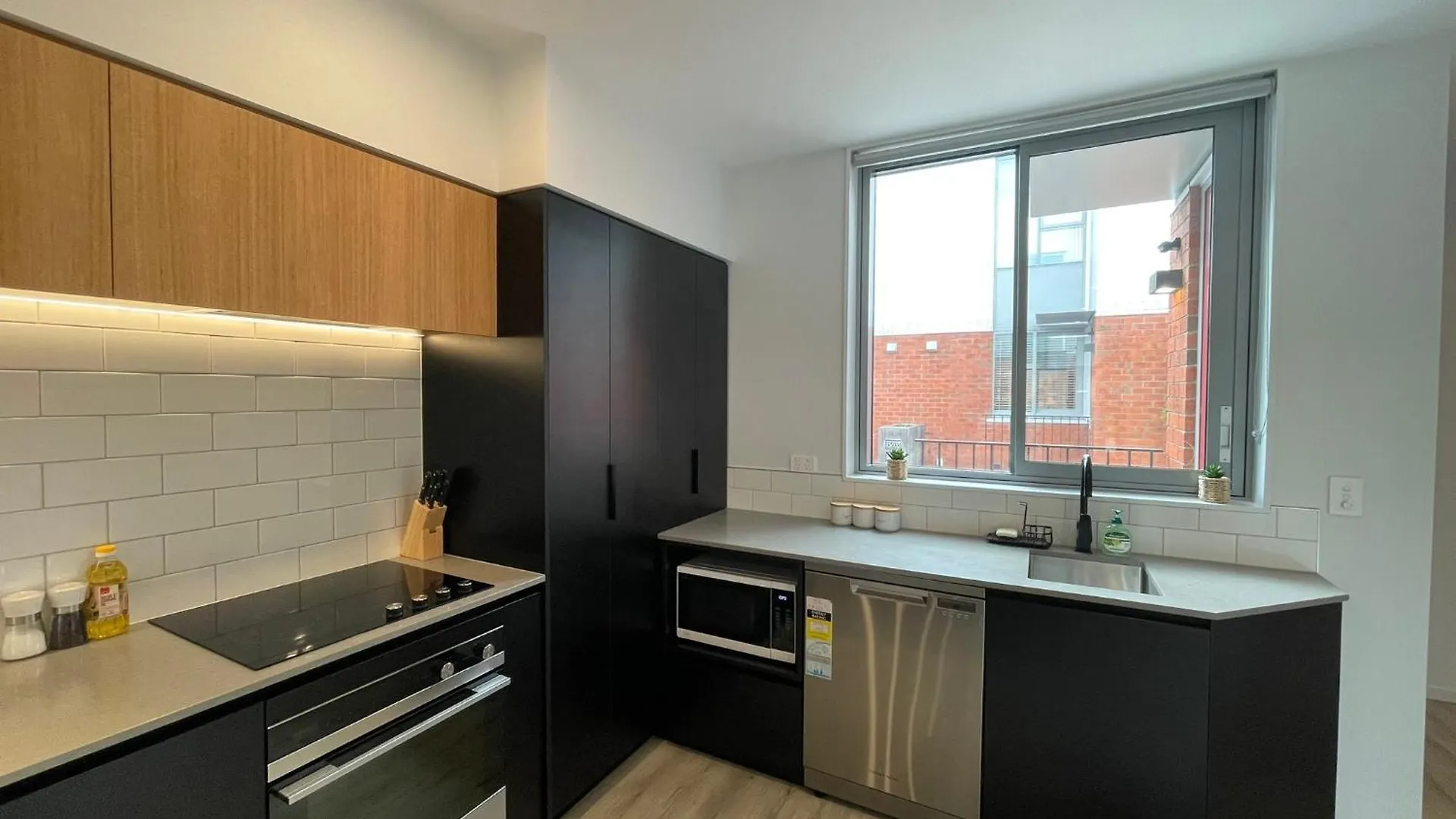 Central City Convenience With Free Parking Christchurch Apartment
